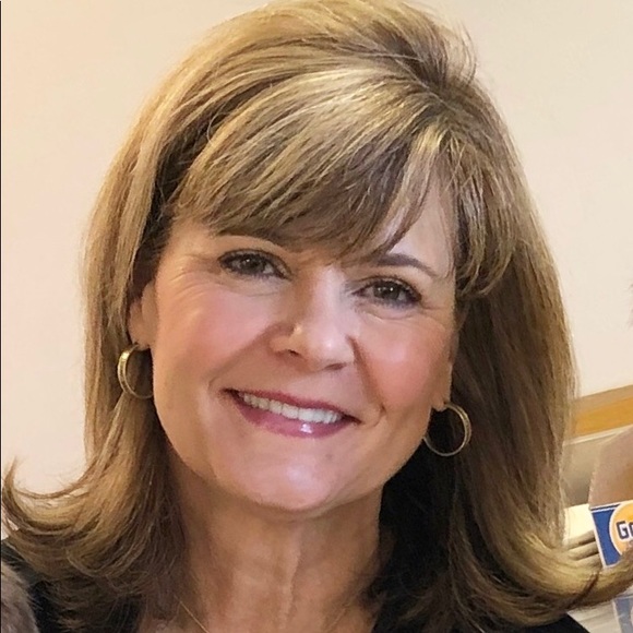 Meet your Posher, Claire - Picture 1 of 1